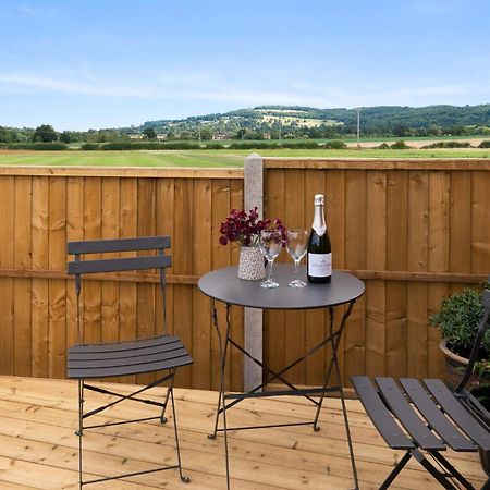 Outbak Shepherds Hut Cheltenham Exterior foto